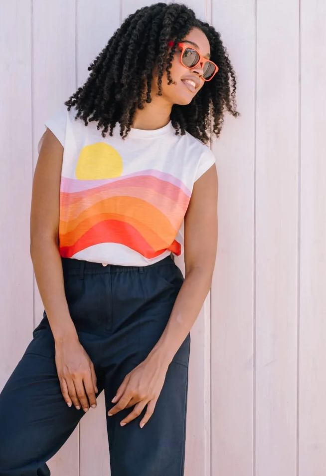 CHRISSY RELAXED TANK T-SHIRT - OFF-WHITE, SUNSET WAVES