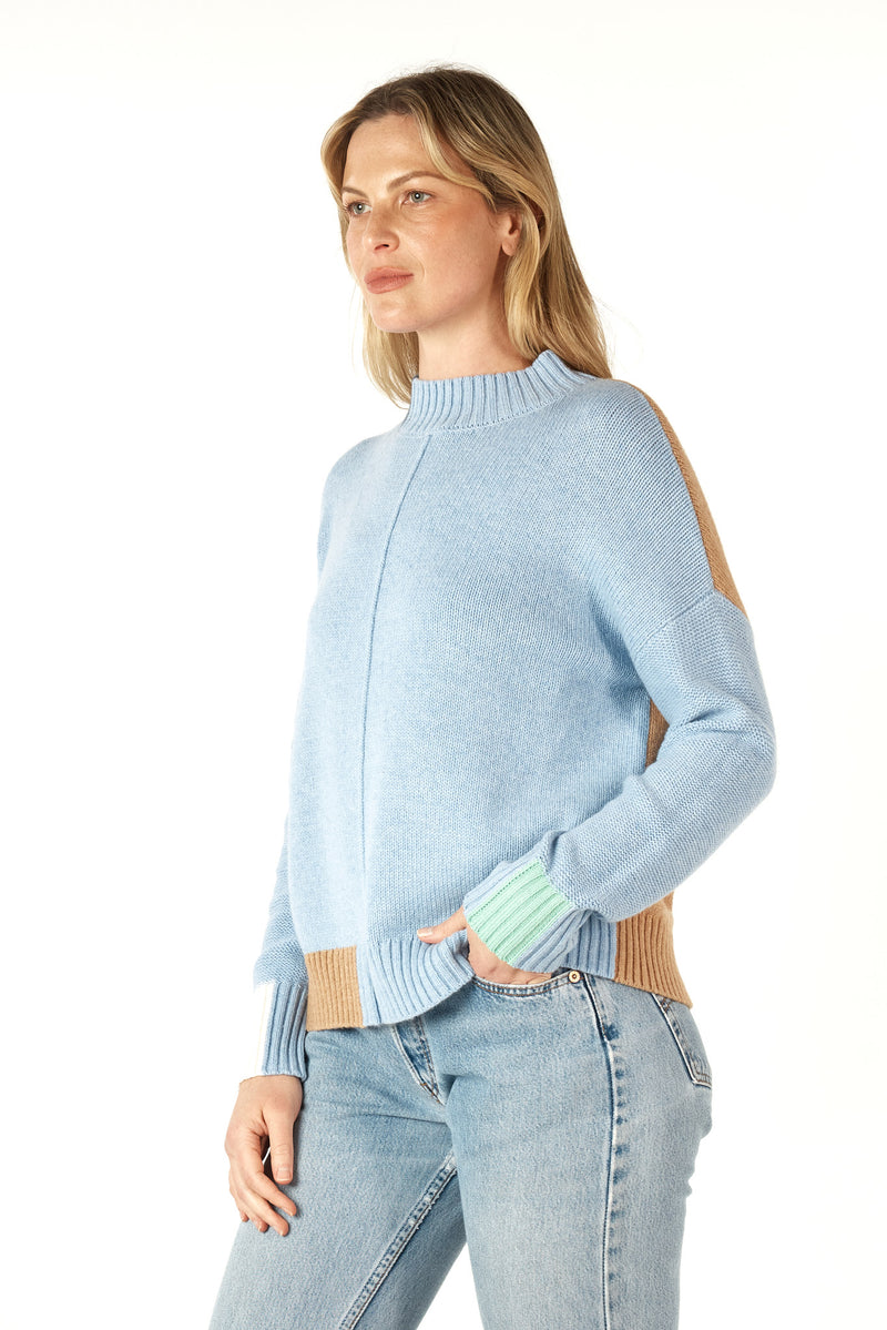 COLOUR BLOCK TRIM JUMPER IN MIST