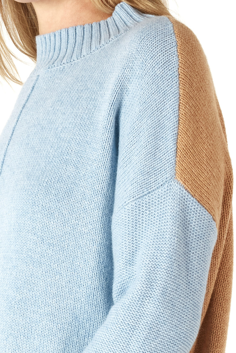 COLOUR BLOCK TRIM JUMPER IN MIST