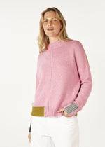 COLOUR BLOCK TRIM JUMPER IN PARFAIT