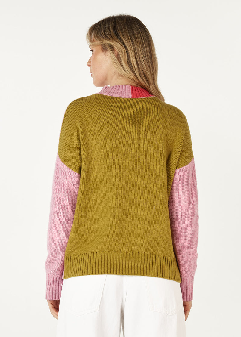 COLOUR BLOCK TRIM JUMPER IN PARFAIT