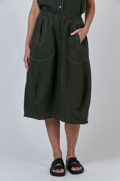 CURVE POCKET SKIRT - LICORICE