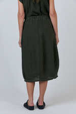 CURVE POCKET SKIRT - LICORICE
