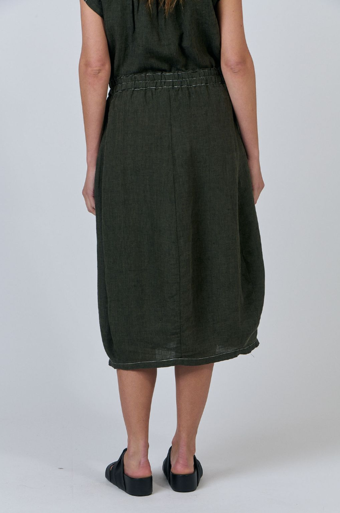 CURVE POCKET SKIRT - LICORICE