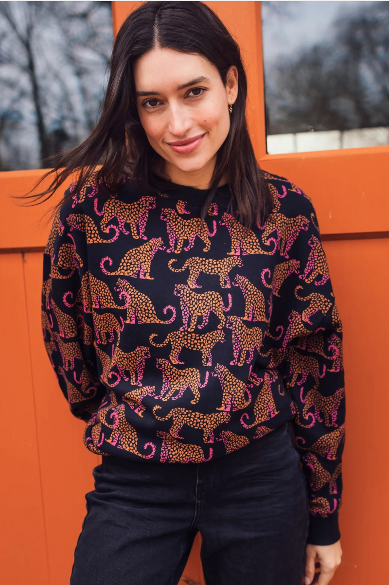 EADIE RELAXED SWEATSHIRT - BLACK, LEOPARD SPOTS
