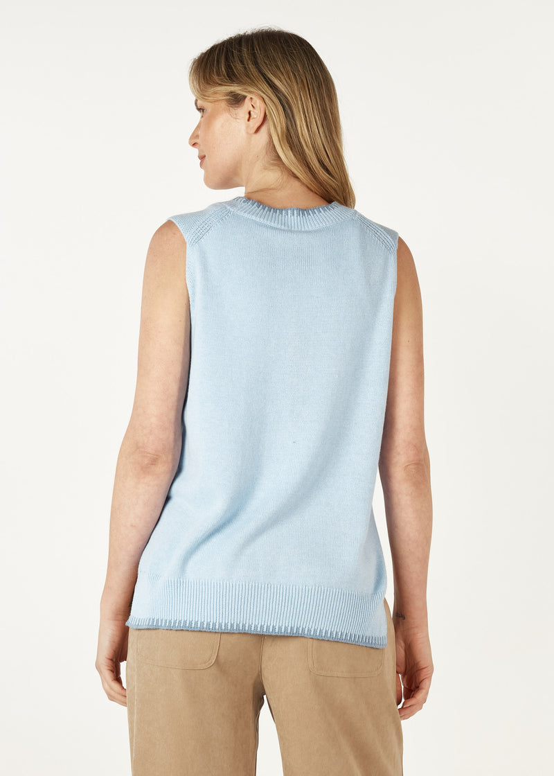 ESSENTIAL TWO TONE VEST IN SKY
