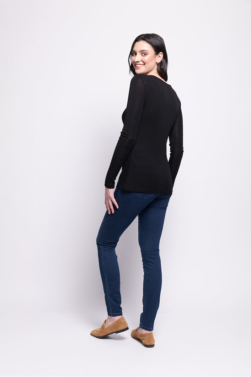FINE MERINO CREW NECK TOP IN BLACK