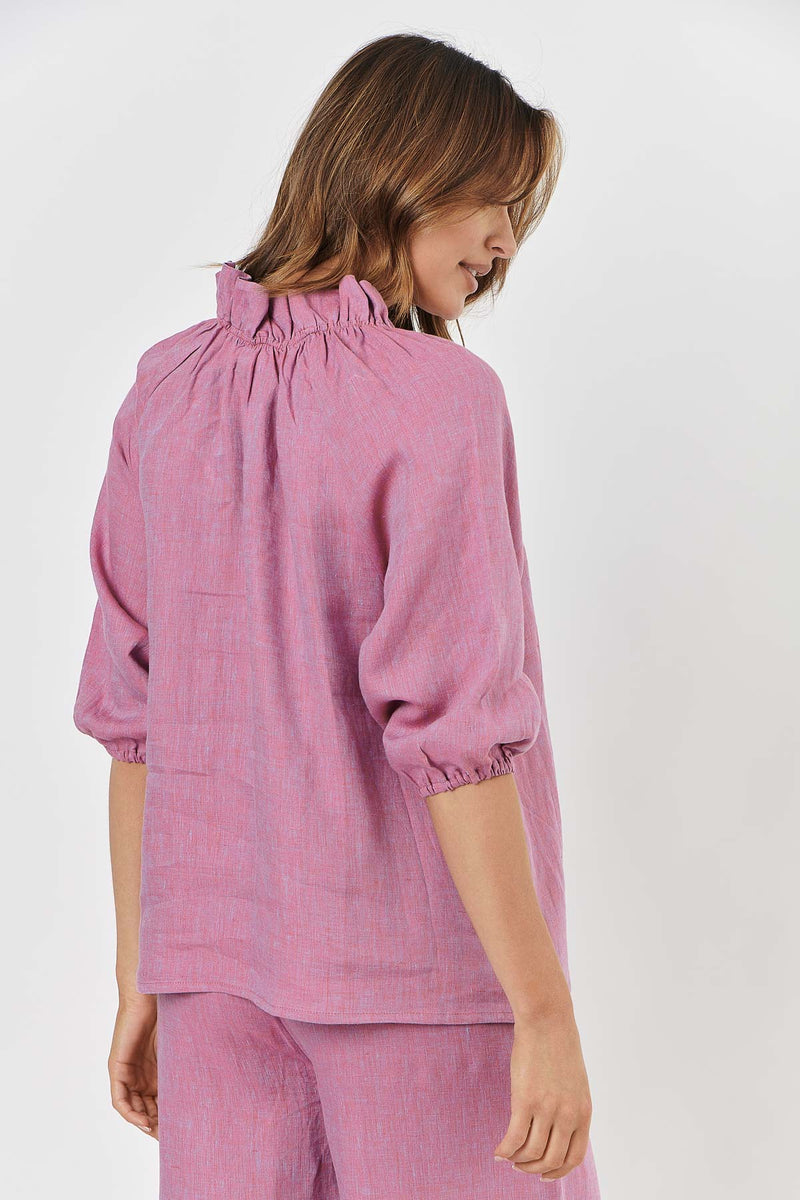 GATHERED NECK LINEN TOP IN TAFFY
