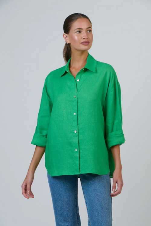LINEN BOYFRIEND SHIRT IN POMME