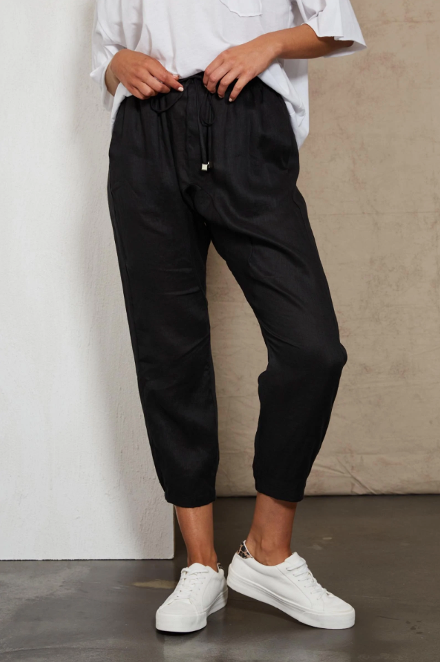 STUDIO RELAXED PANT IN BLACK
