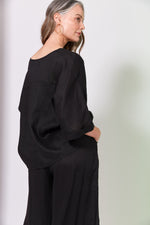 STUDIO RELAXED TOP IN BLACK